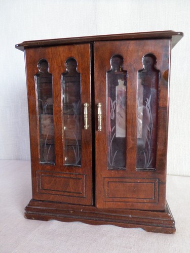 Kleiner schmuckschrank mit - kleiner,